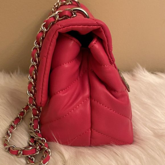 NWT Badgley Mischka Quilted Bag w /letter lock closure - Picture 7 of 12